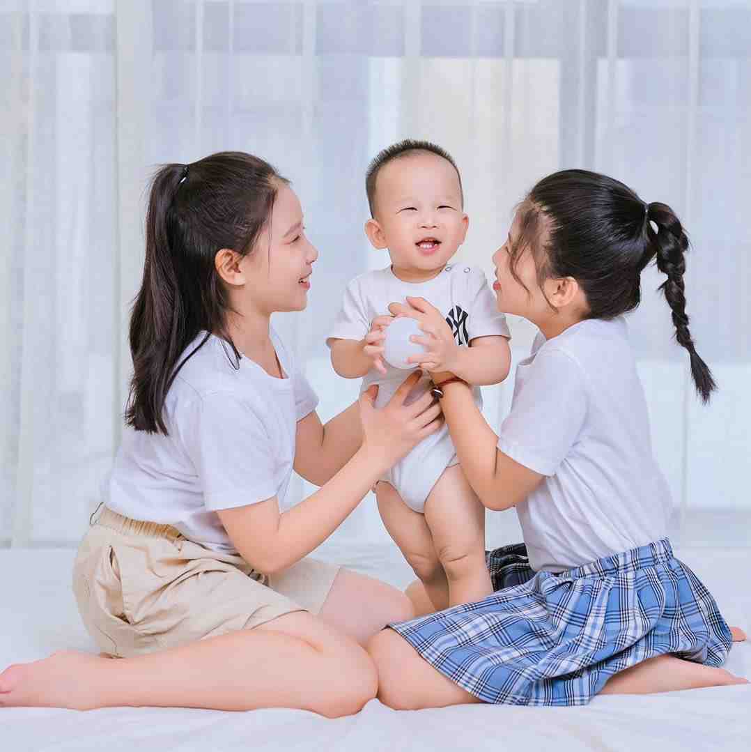 爆发户-金马2楼ZB025 金马 档口微信二维码及货源实拍