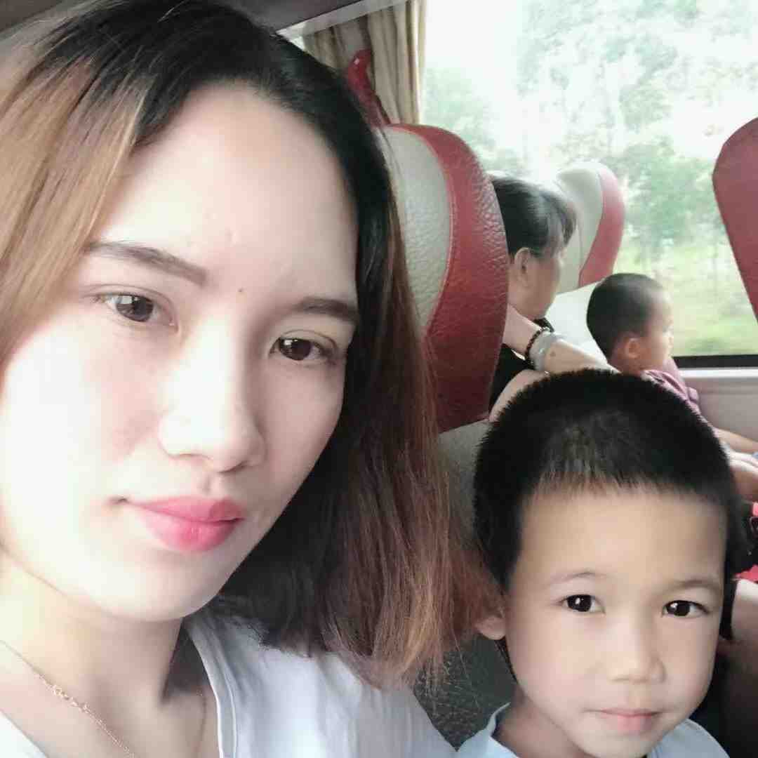 金玲服饰-南城一楼C196 南城 档口微信二维码及货源实拍