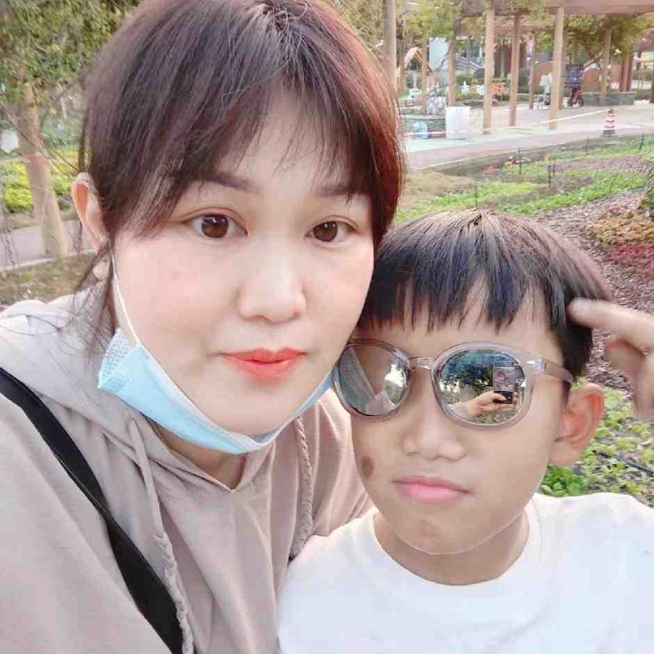 优酷益佰-南城1楼B110 南城 档口微信二维码及货源实拍