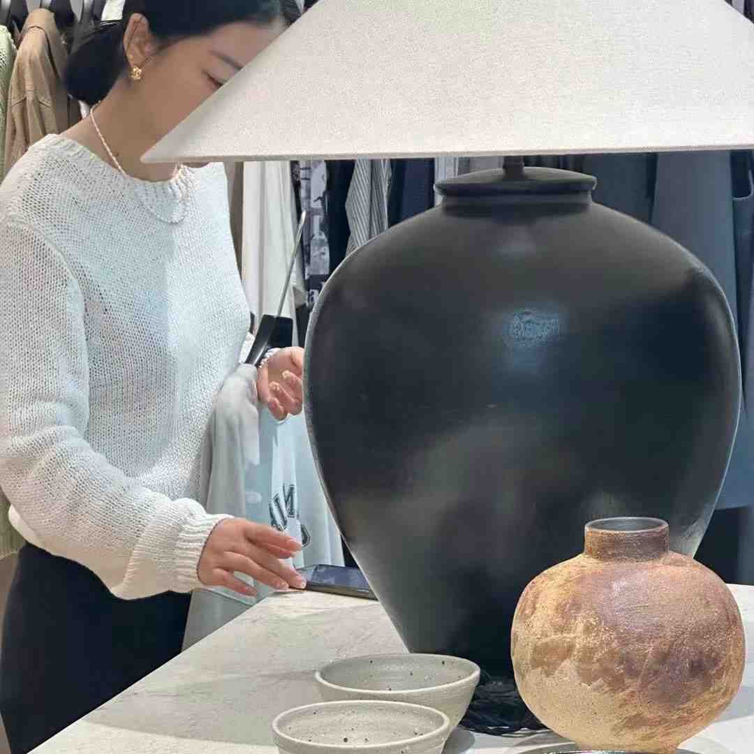 WAIT MORE-新中国A546 十三行服装批发市场 档口微信二维码及货源实拍