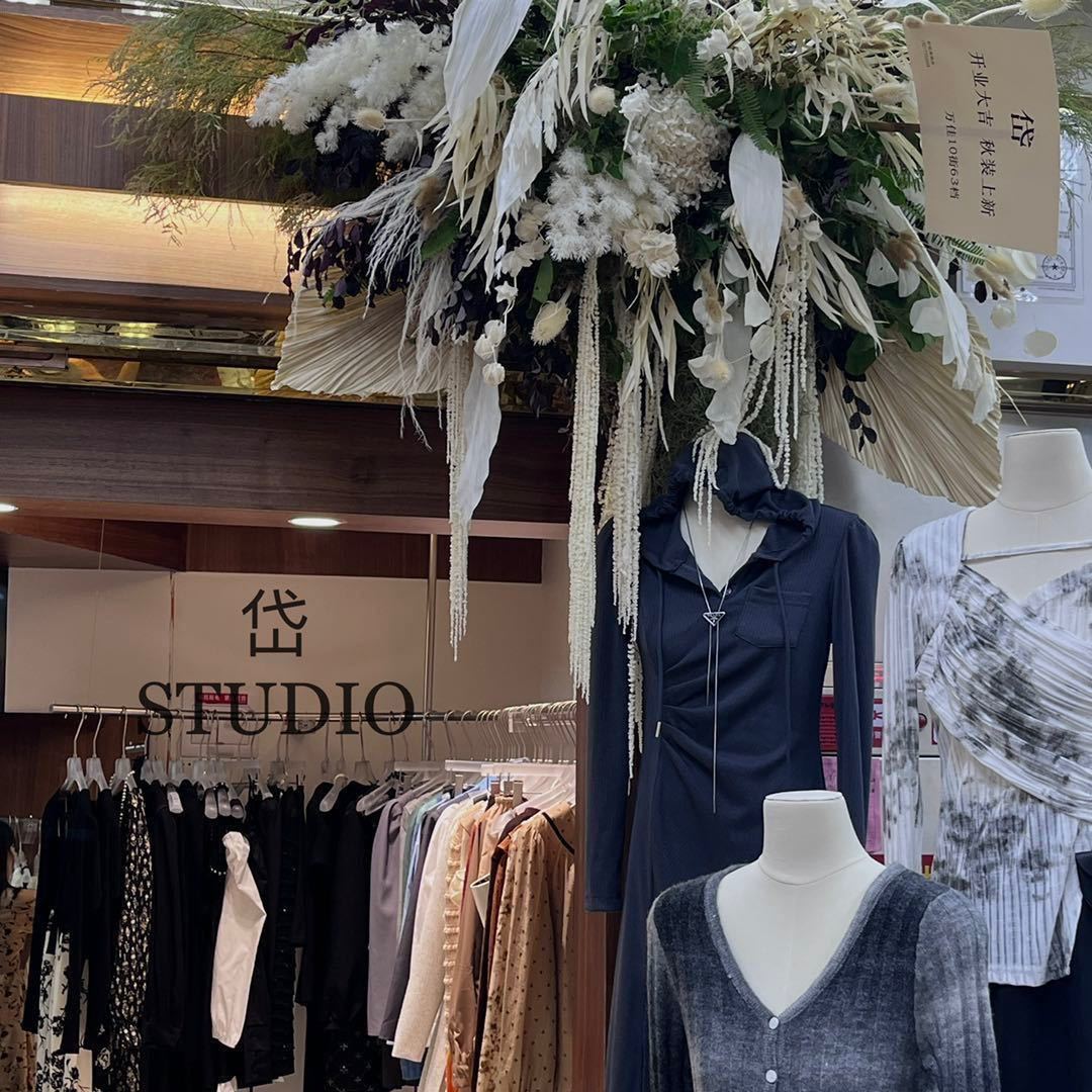 岱-万佳10街63档 万佳 档口微信二维码及货源实拍