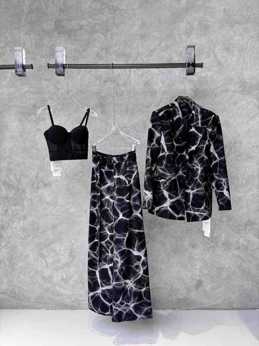 琨丝薇尔-金晖B1035 南油原创设计 档口微信二维码及货源实拍 琨丝薇尔-金晖B1035 南油原创设计 档口微信二维码及货源实拍