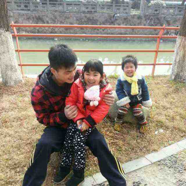 雪思达服饰-青海街74