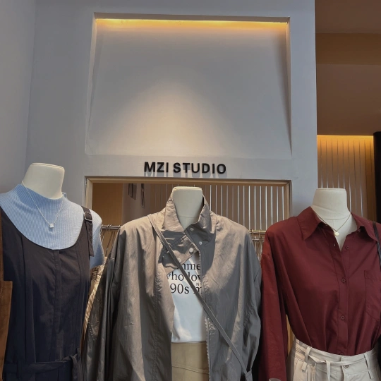 MZI STUDIO-南城4F105/金马2F39 1 档口微信二维码及货源实拍