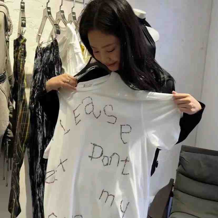 LIWU里物-万佳5街28A 万佳 档口微信二维码及货源实拍