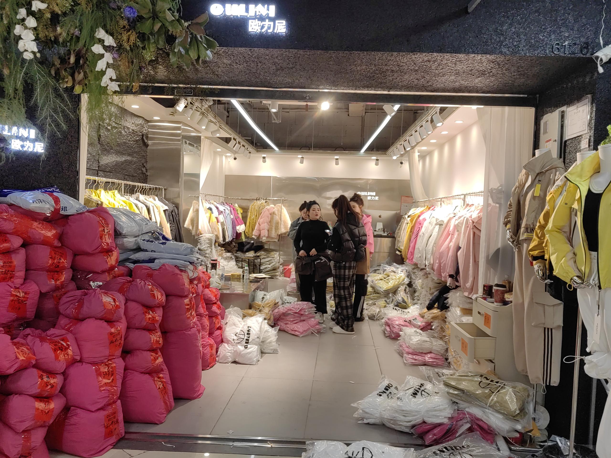 欧力尼 意法服饰城 档口微信二维码及货源实拍 欧力尼 档口