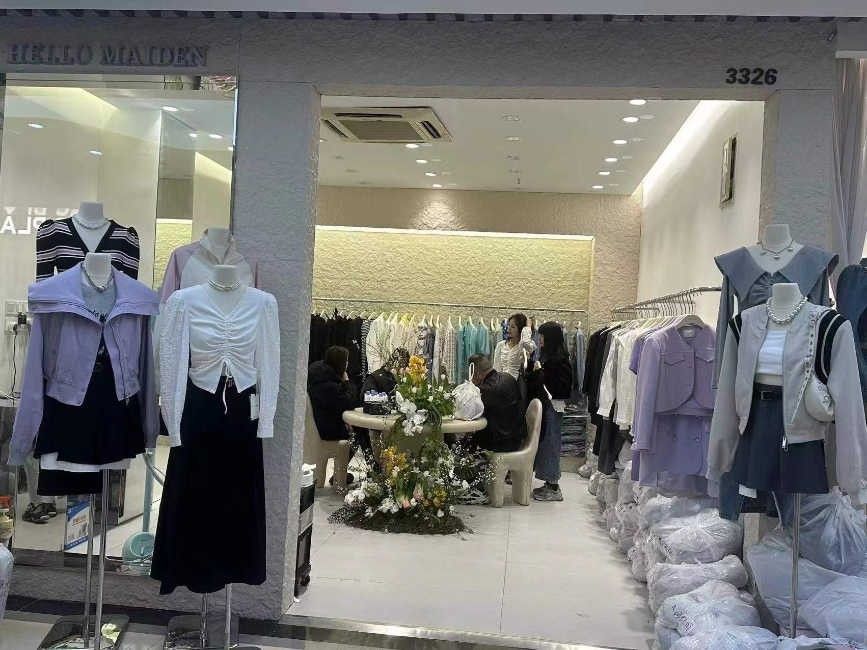 爱上HELLO MAIDEN 意法服饰城 档口微信二维码及货源实拍 爱上HELLO MAIDEN 档口