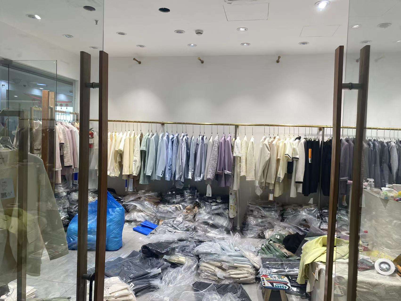 INZOOM 意法服饰城 档口微信二维码及货源实拍 INZOOM 档口