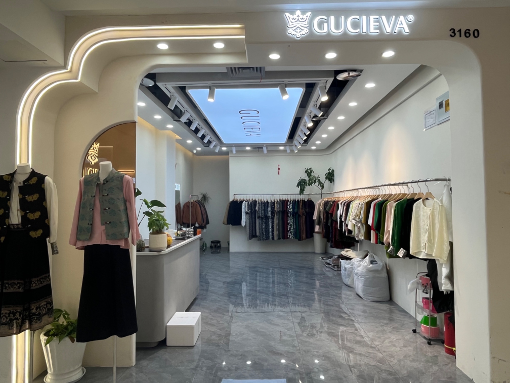 古熙伊雅 意法服饰城 档口微信二维码及货源实拍 古熙伊雅 档口
