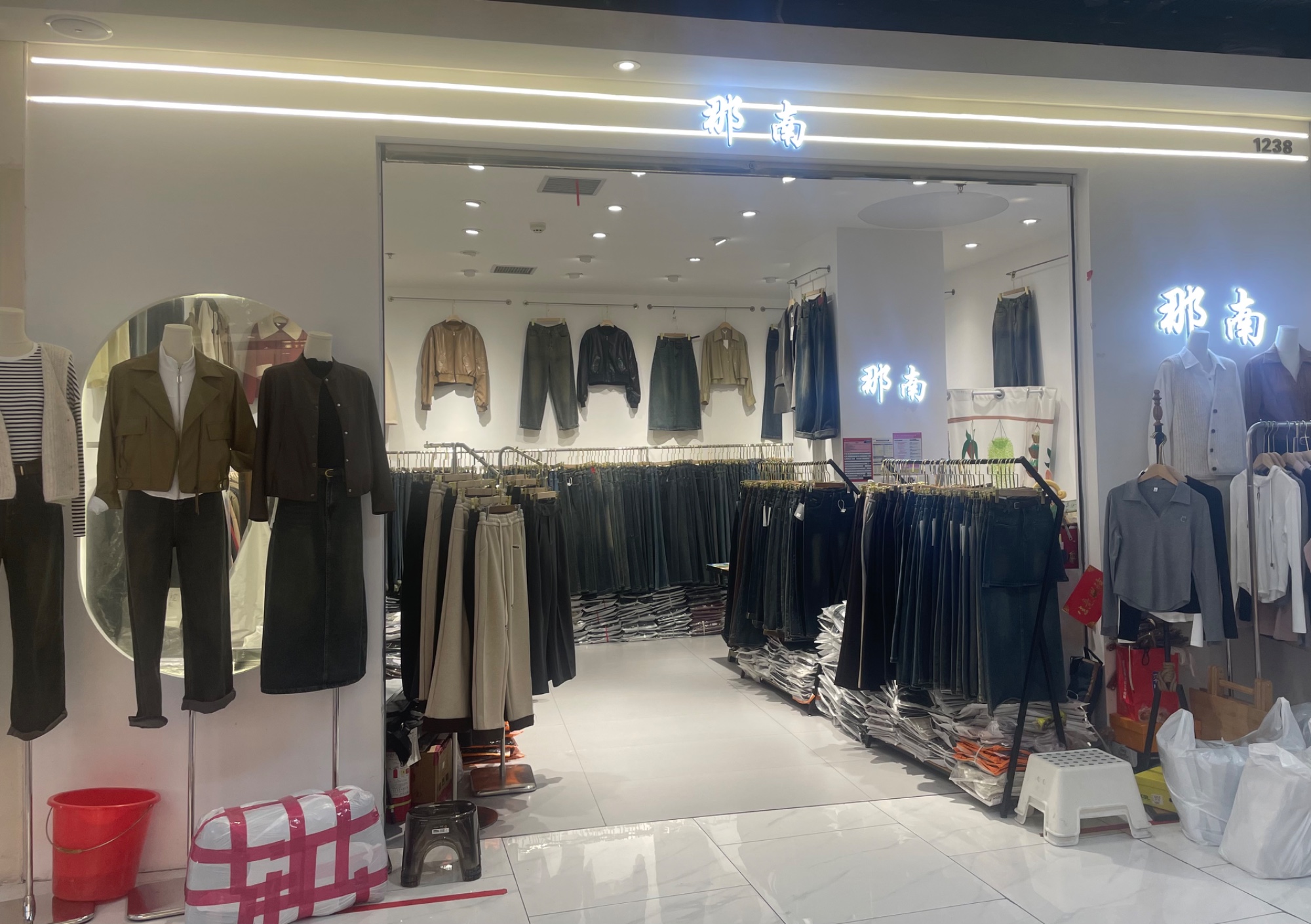 那南 9意法 档口微信二维码及货源实拍