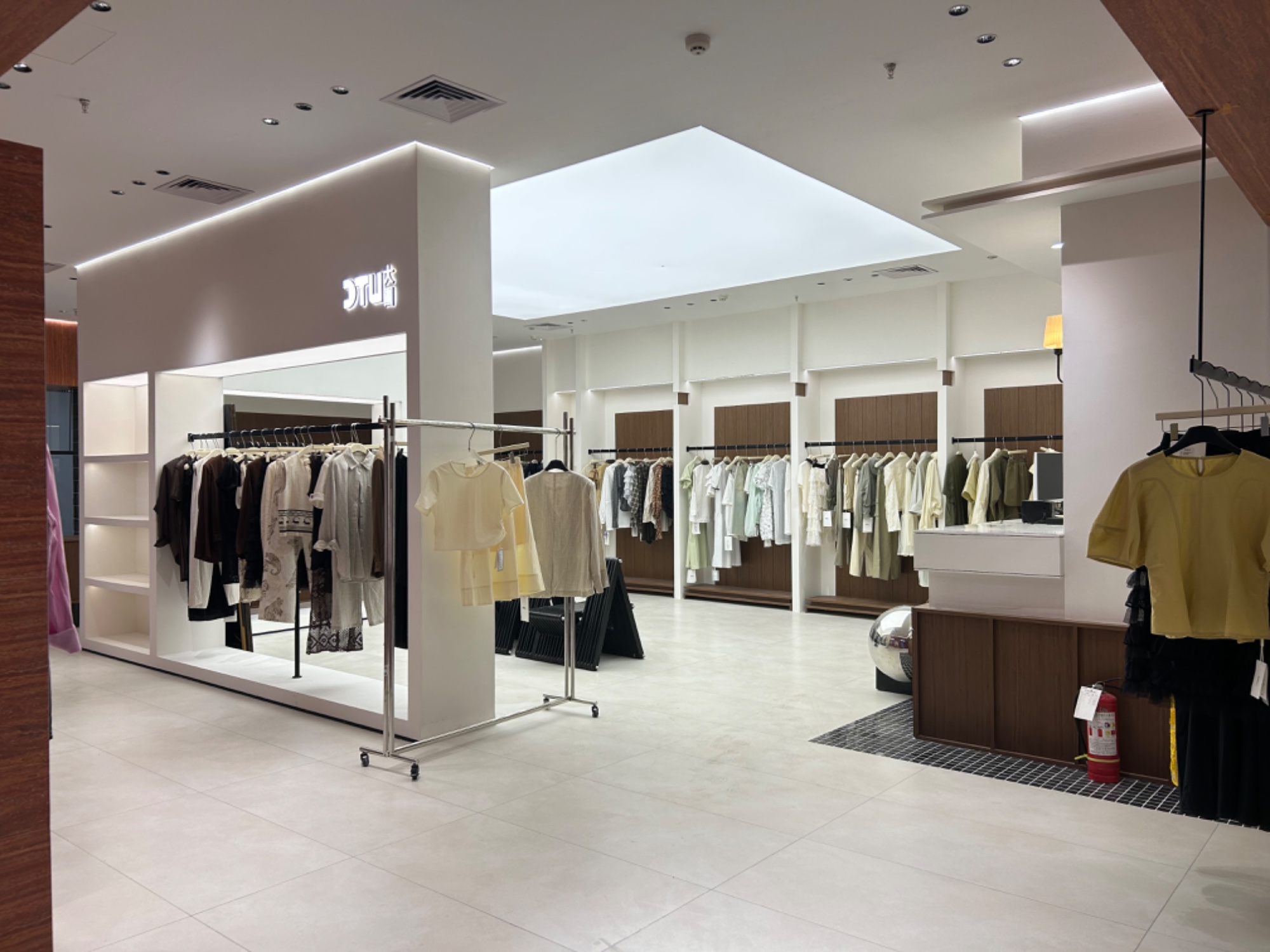 DTU 9意法 档口微信二维码及货源实拍