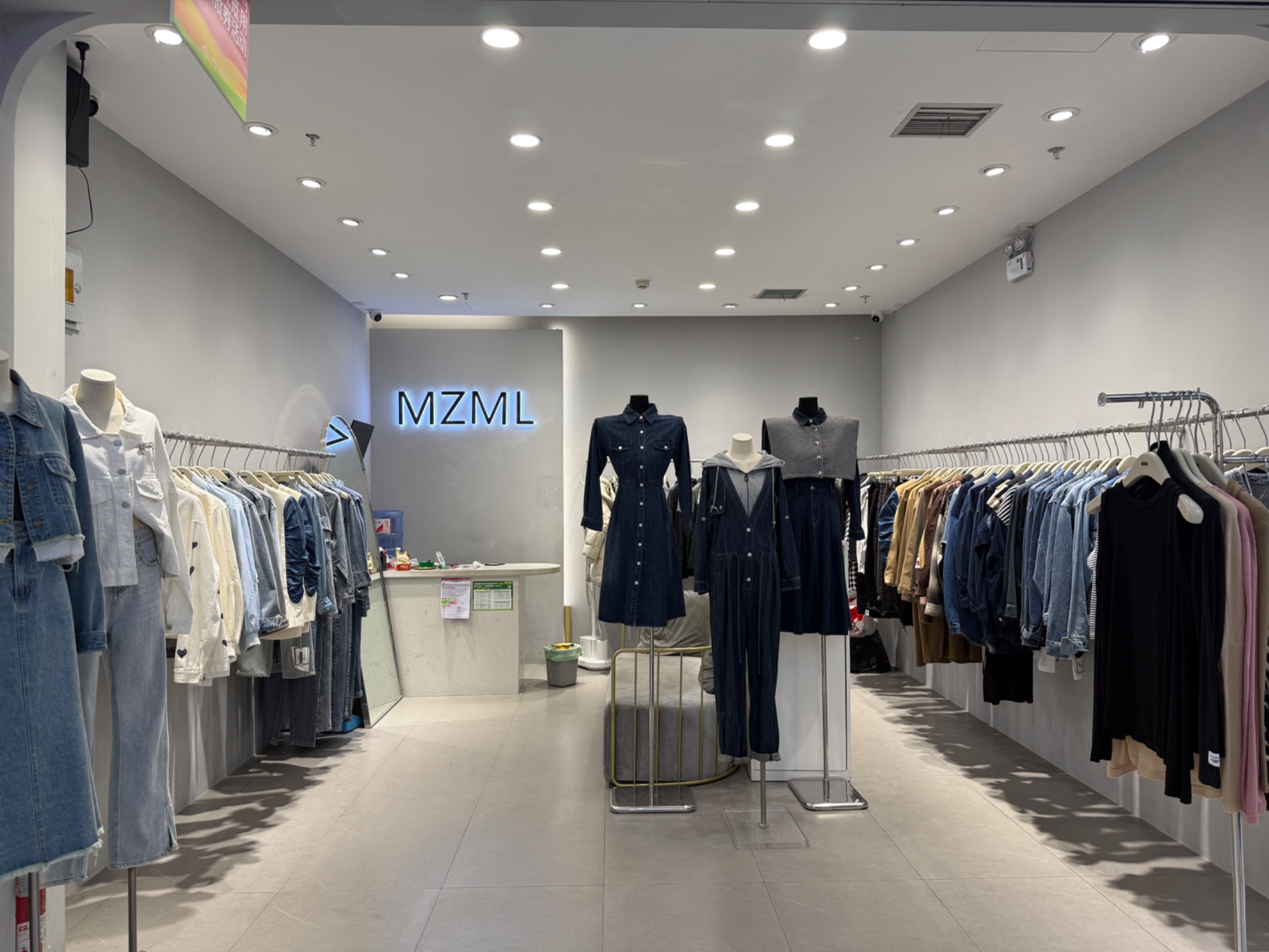 靡之魅力 9意法 档口微信二维码及货源实拍