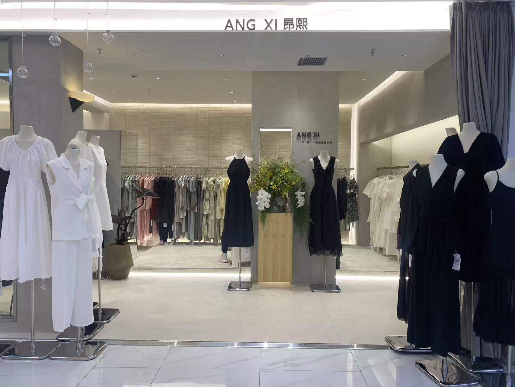 昂熙 9意法 档口微信二维码及货源实拍