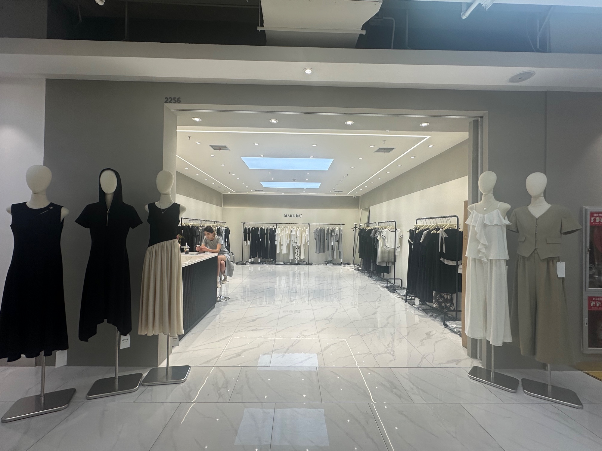 MAKE魅可 9意法 档口微信二维码及货源实拍 MAKE魅可 9意法 档口微信二维码及货源实拍