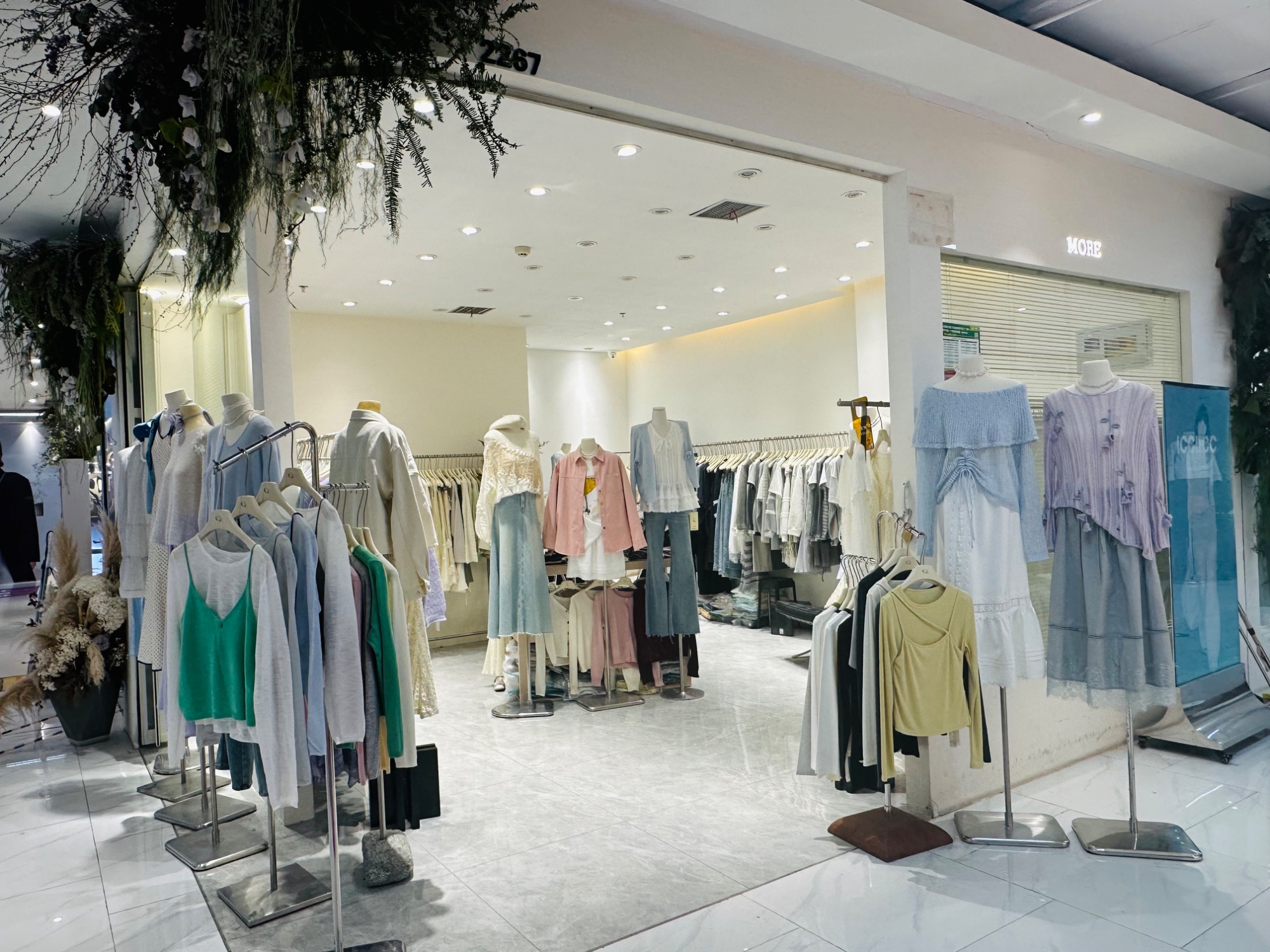 摩乐（MORE) 9意法 档口微信二维码及货源实拍