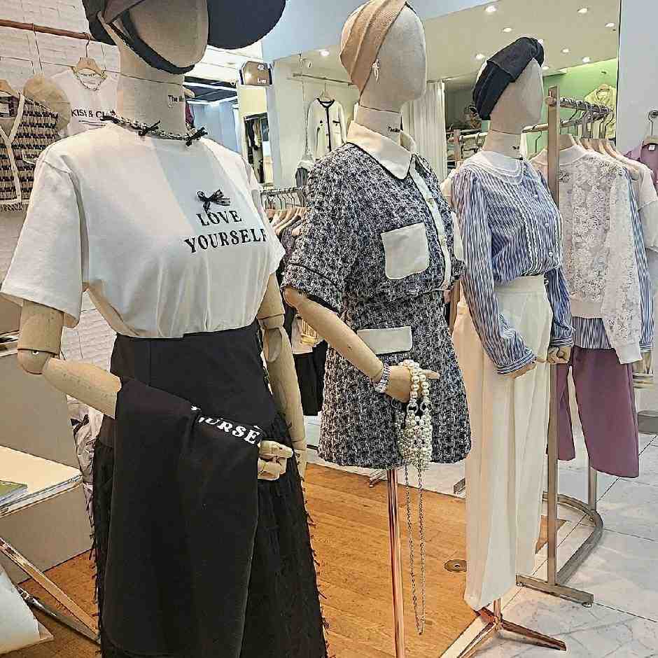 Most - Queen's 4F 439 Nuzzon wholesale vendor