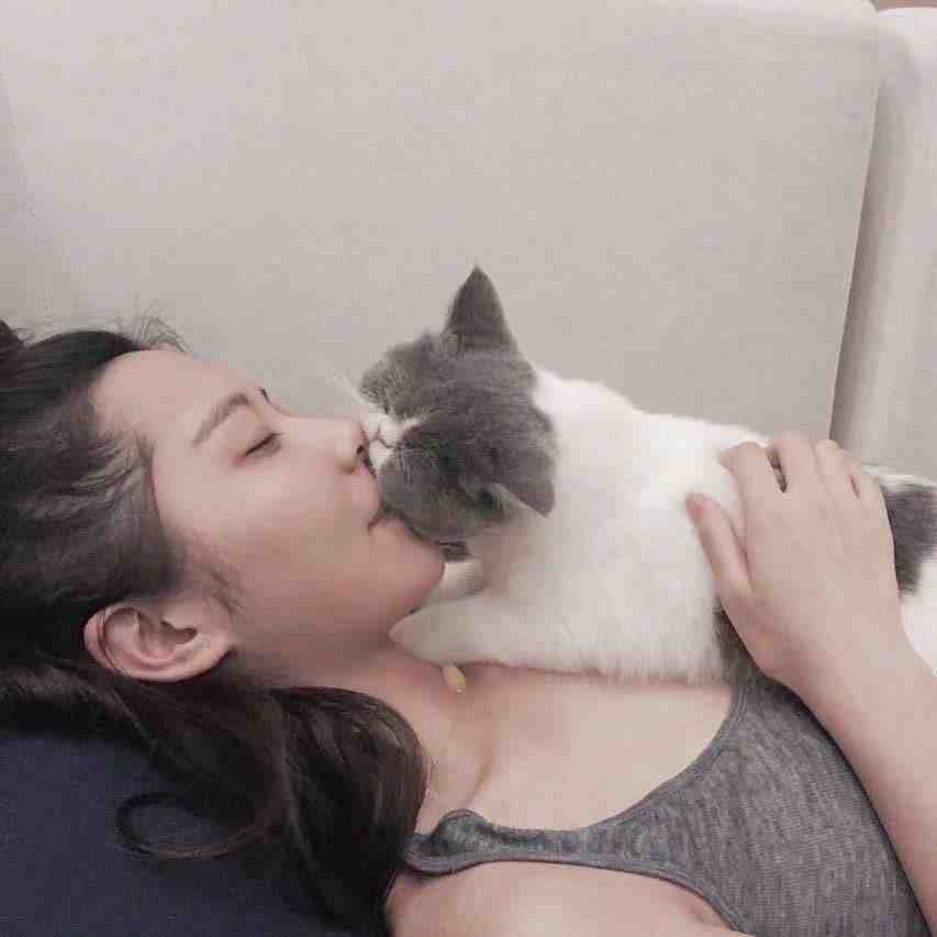 AMOMENTO-南城3F142 南城 档口微信二维码及货源实拍