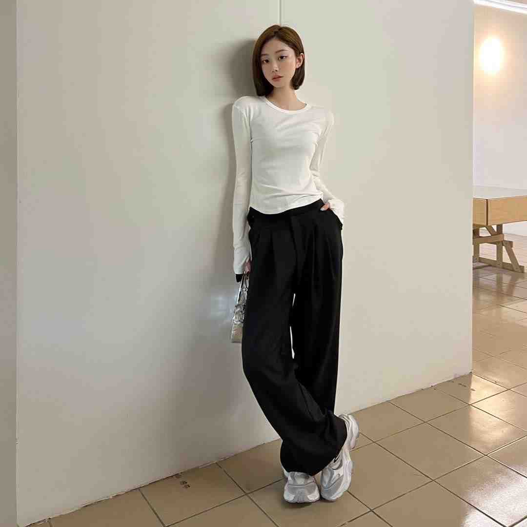 for one-108栋D23 南油原创设计 档口微信二维码及货源实拍