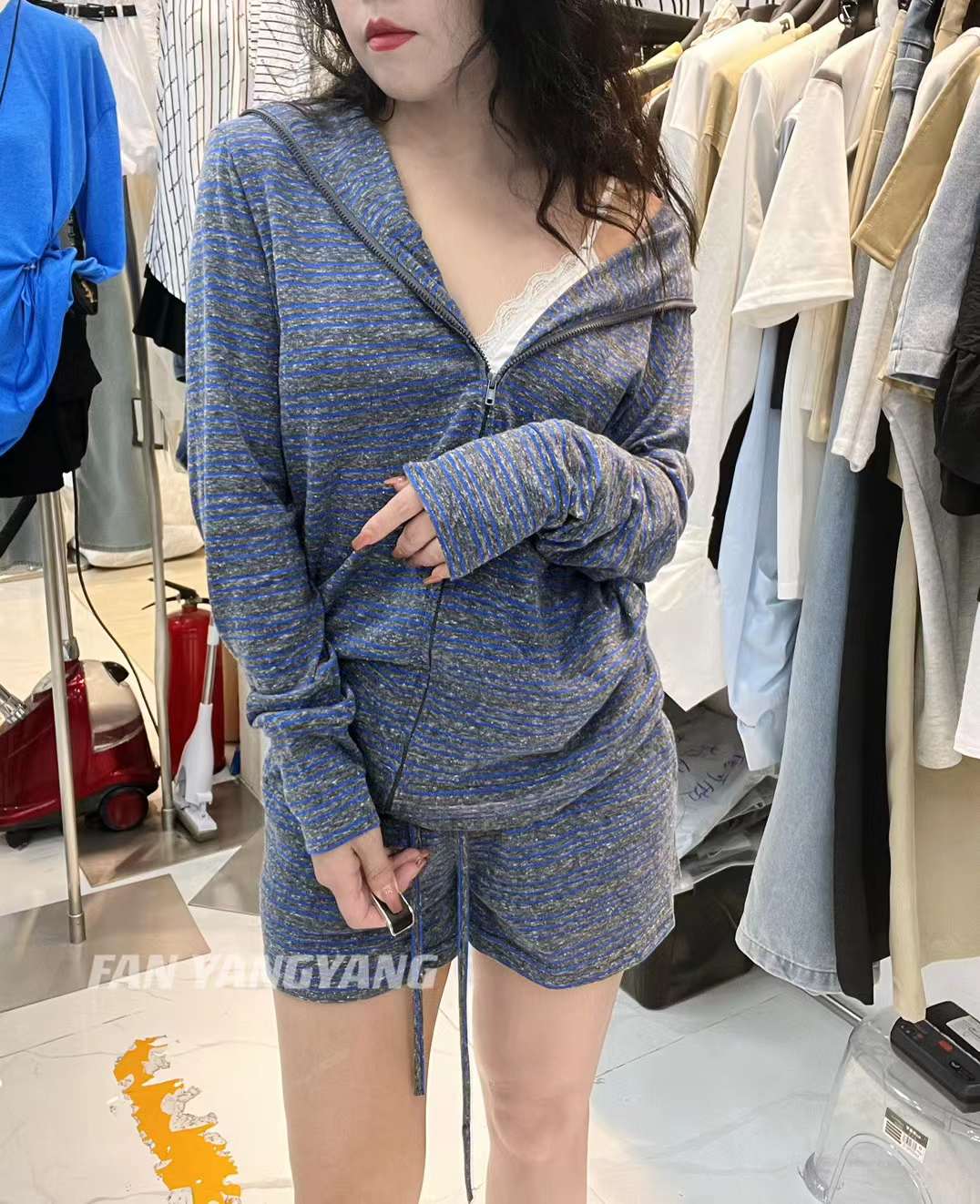FAN YANGYANG范漾漾-南城2楼21B档 产品图