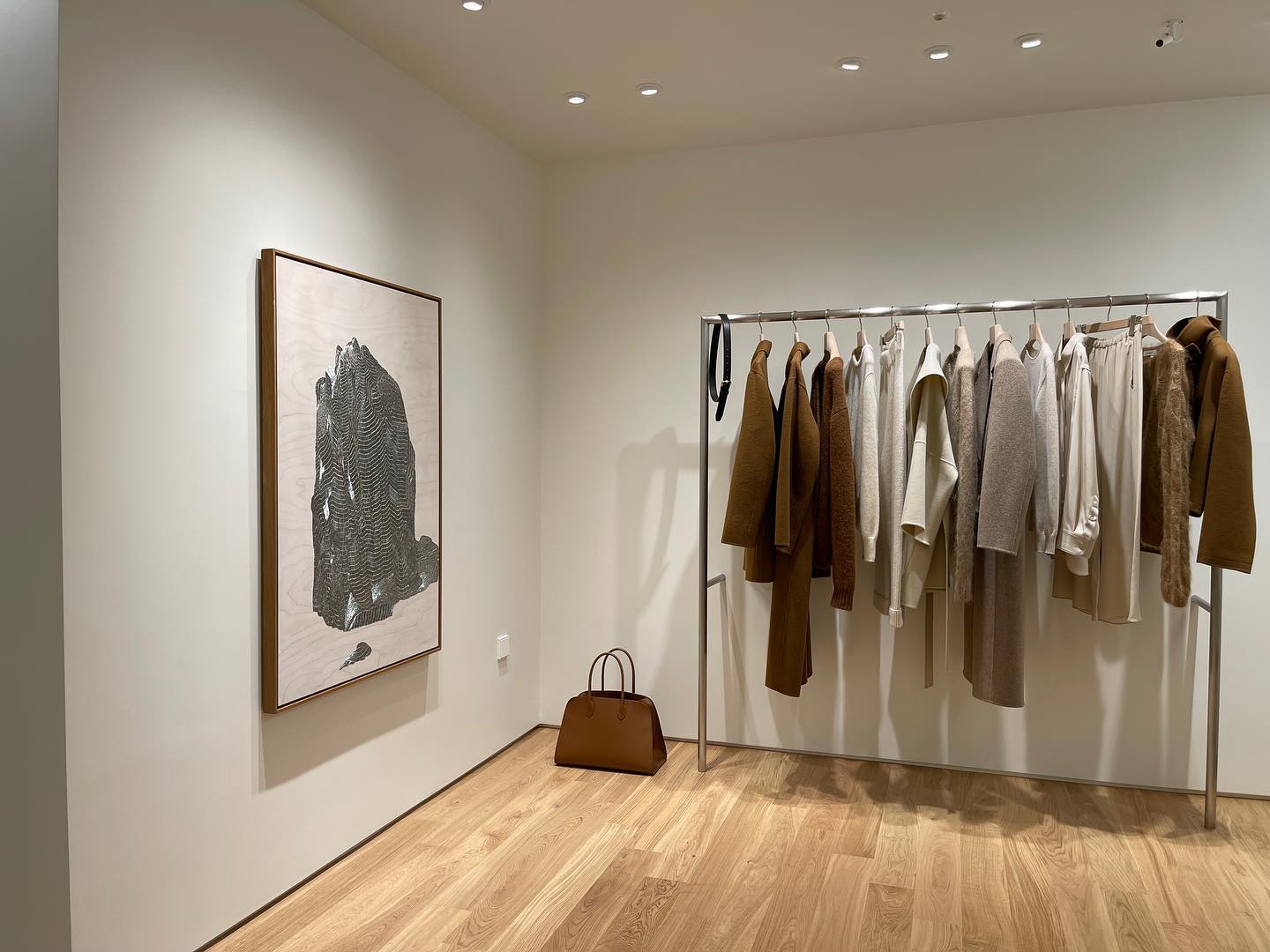 STATEMENT -APMPLACE 218 产品图