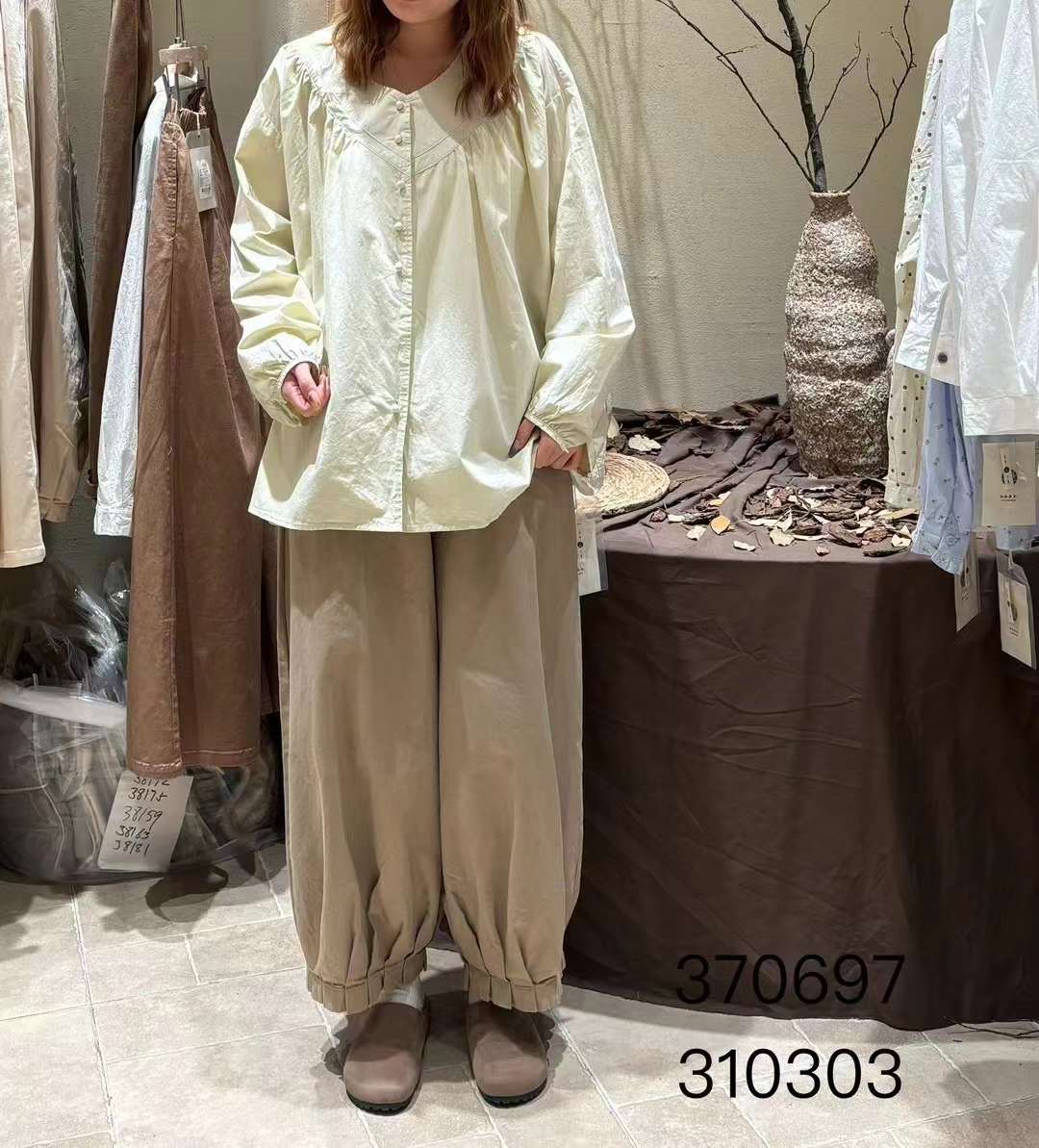 A8三素衣品-万佳10街10档 产品图