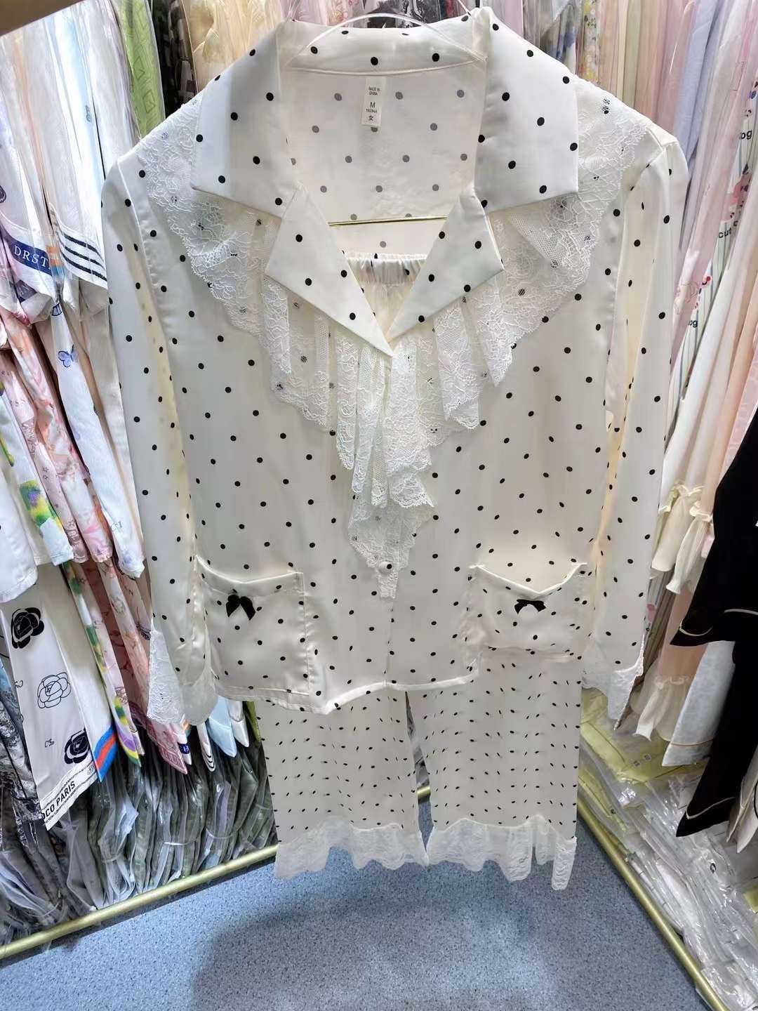 ACE睡衣--万佳8街9档 产品图