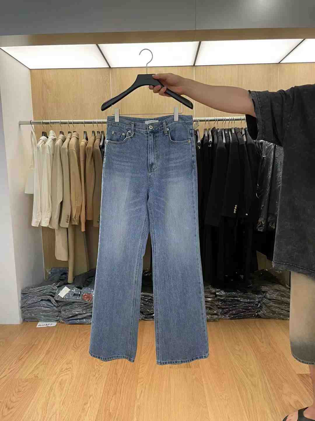 LEFANCY-APM PLACE 613-1 产品图