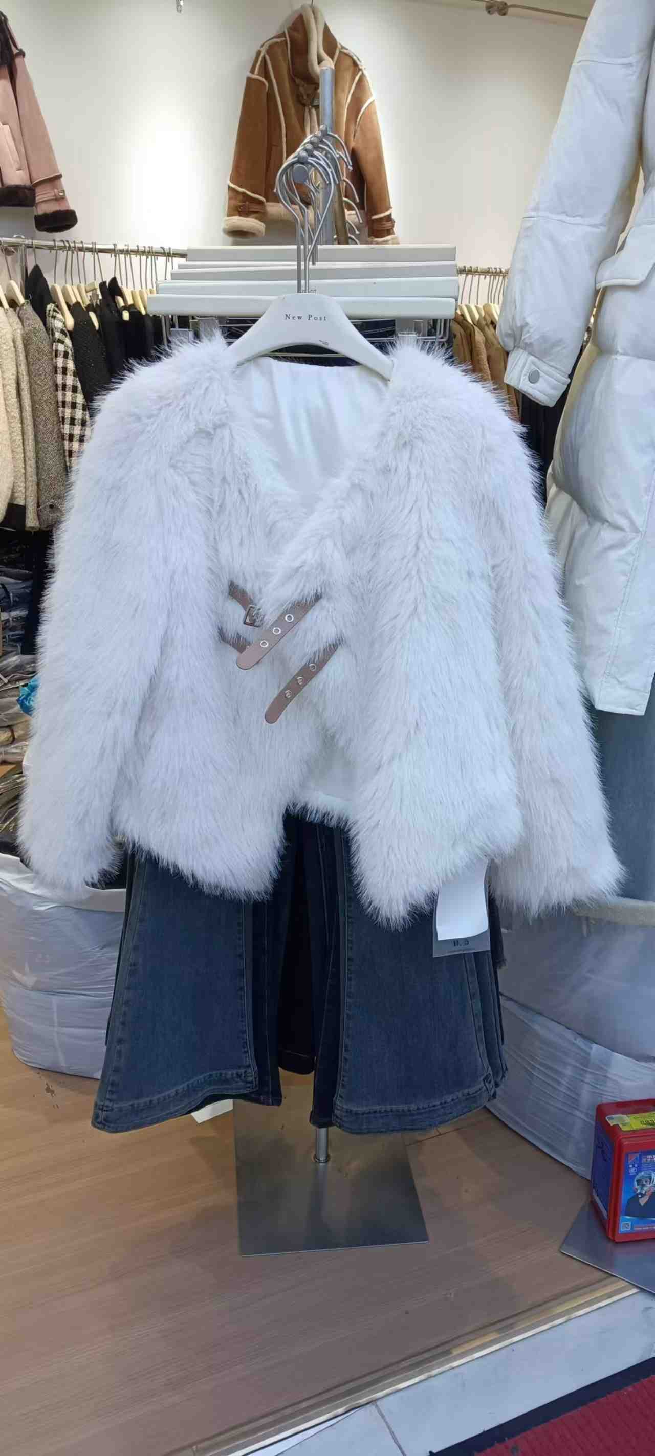 上品女装 产品图