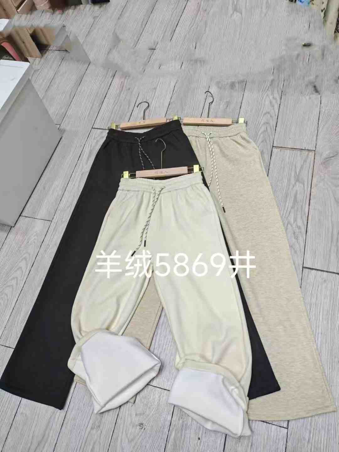 俏佳人-南城一楼C206 产品图
