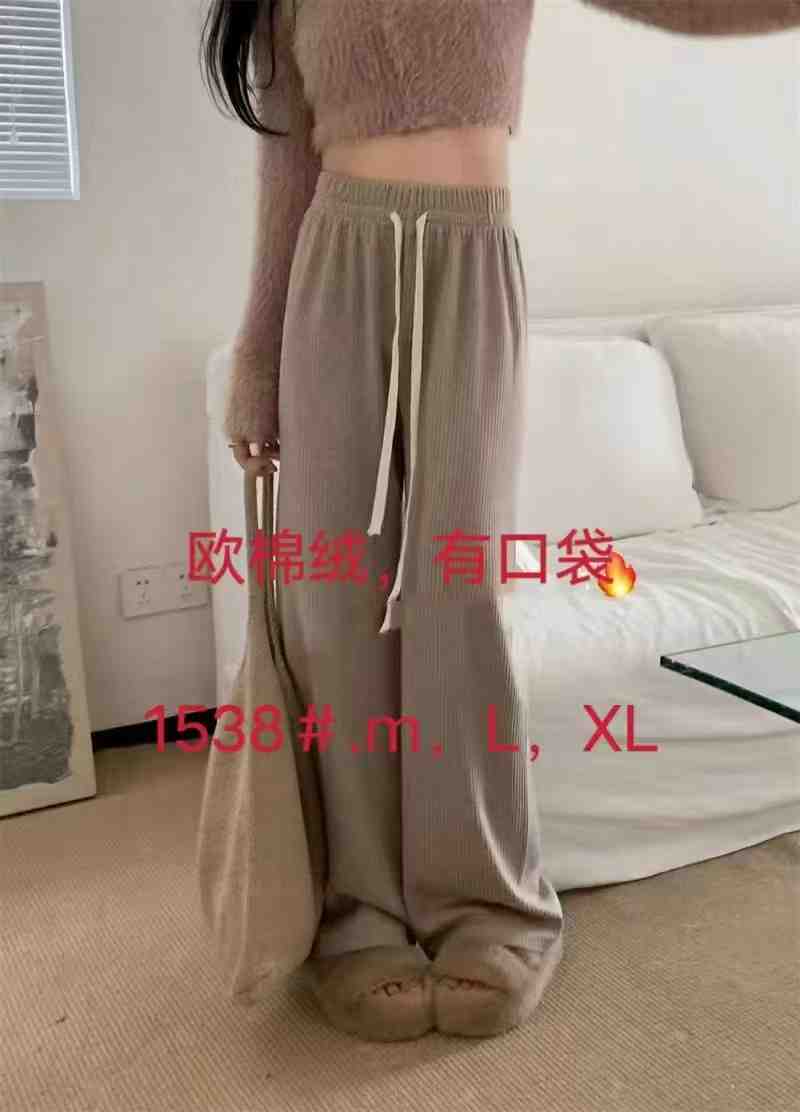 伊然服饰-南城1楼B165 产品图