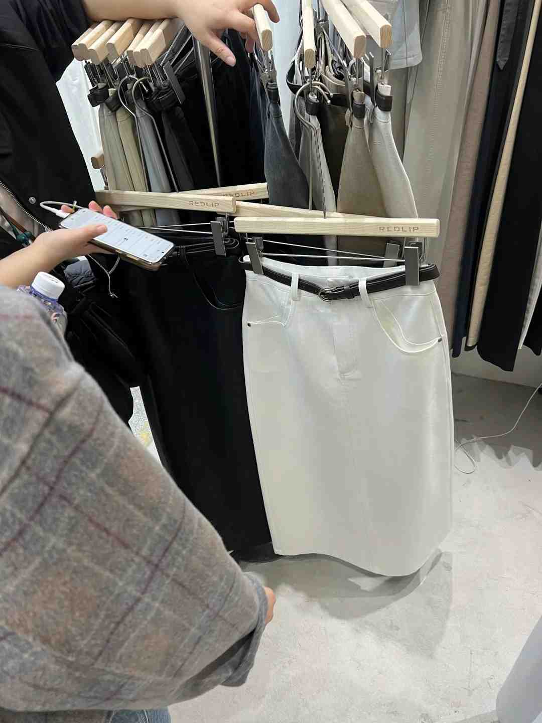 REDLIP红唇裤业-南城3F95 产品图