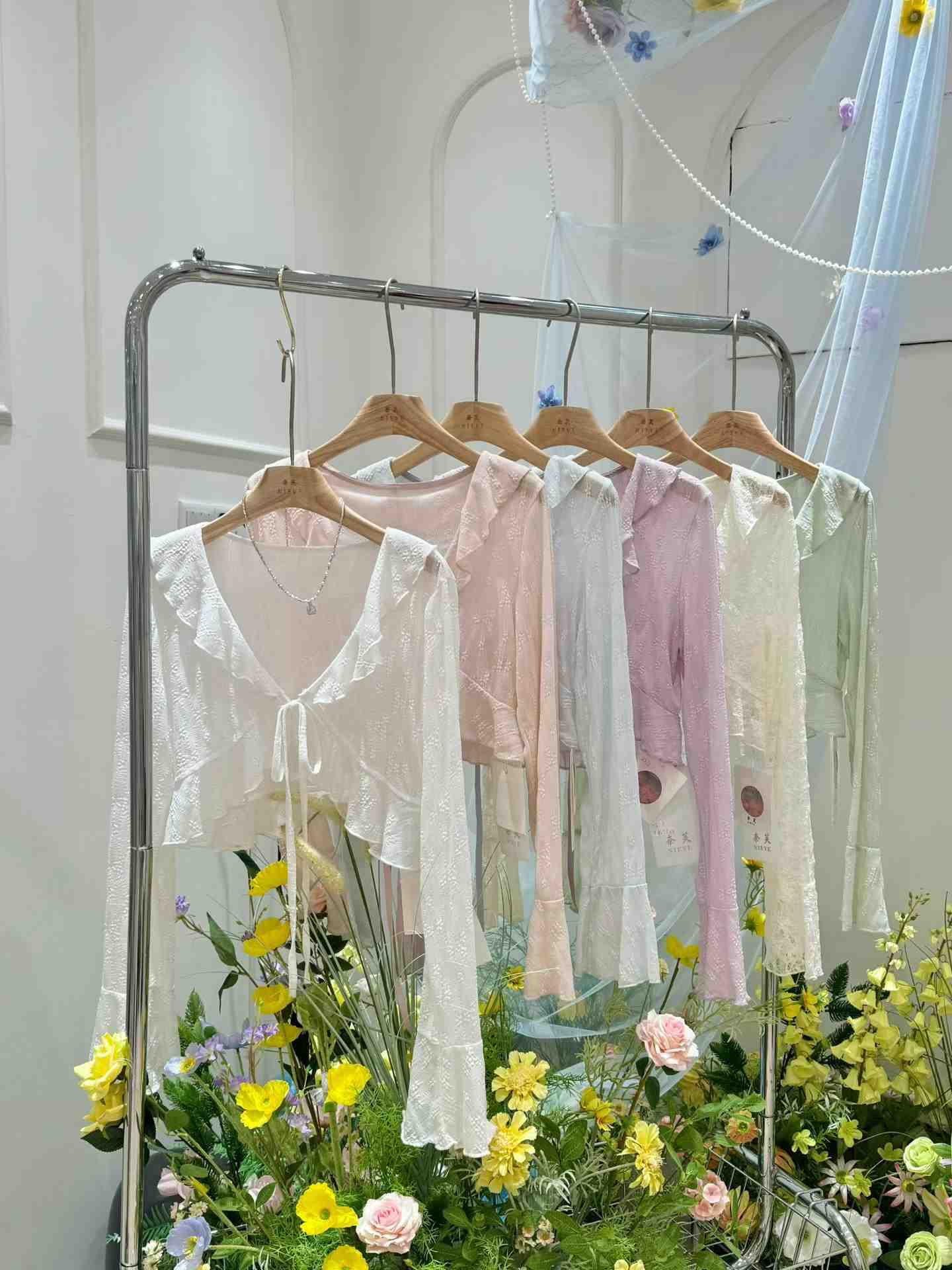 奈芙NIEVE-南城一楼精品区A9-10 产品图