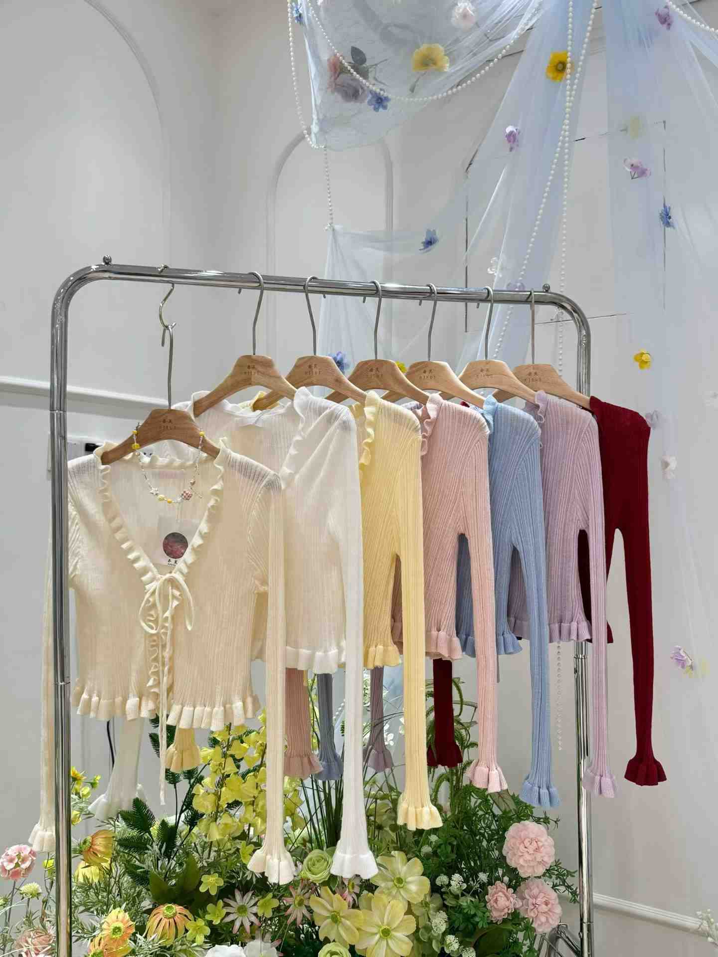 奈芙NIEVE-南城一楼精品区A9-10 产品图