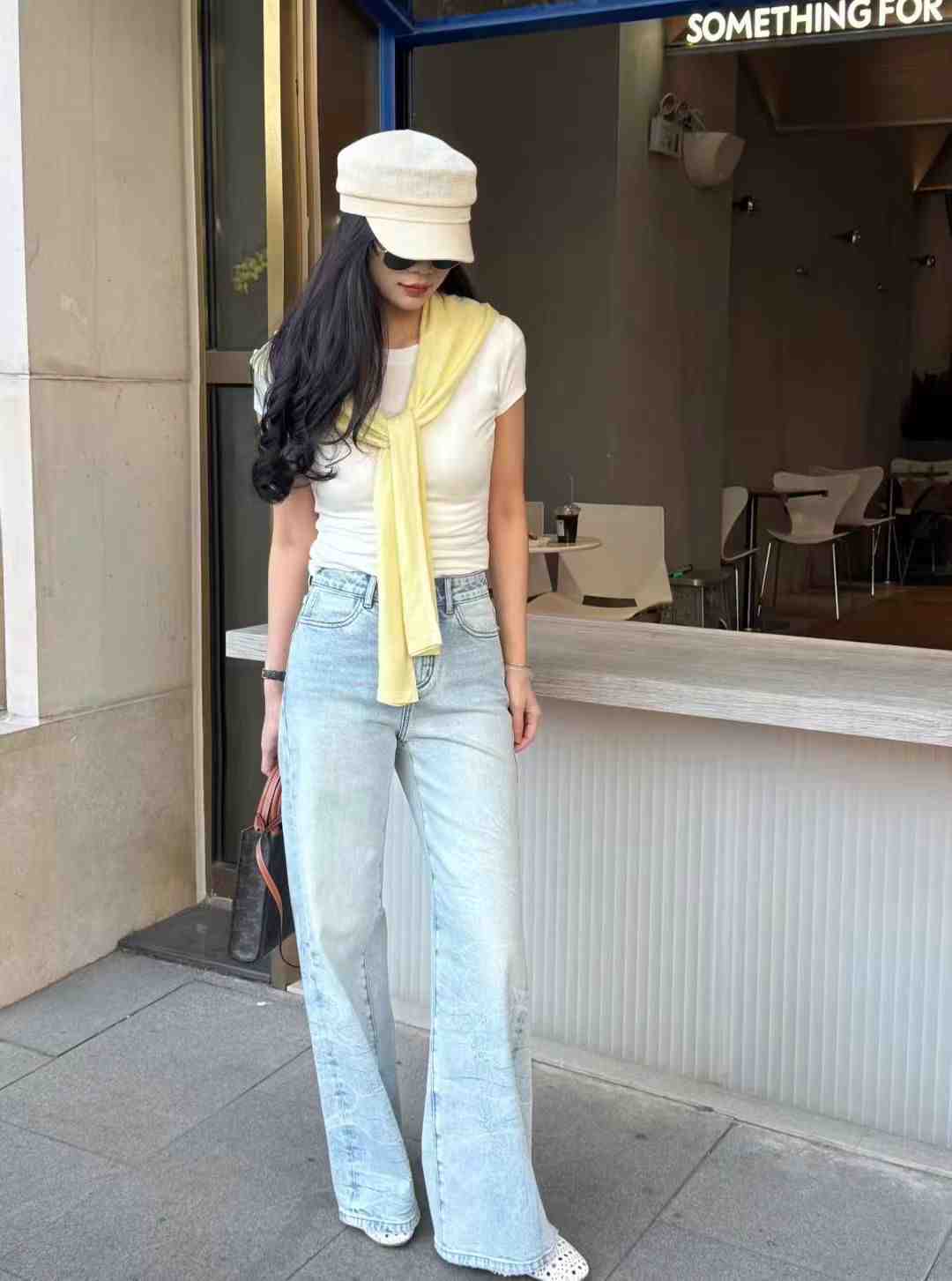在蓝色(In blue jeans)-107栋一楼C23 产品图
