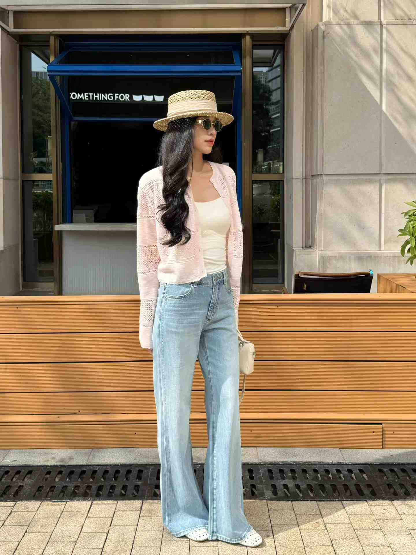 在蓝色(In blue jeans)-107栋一楼C23 产品图