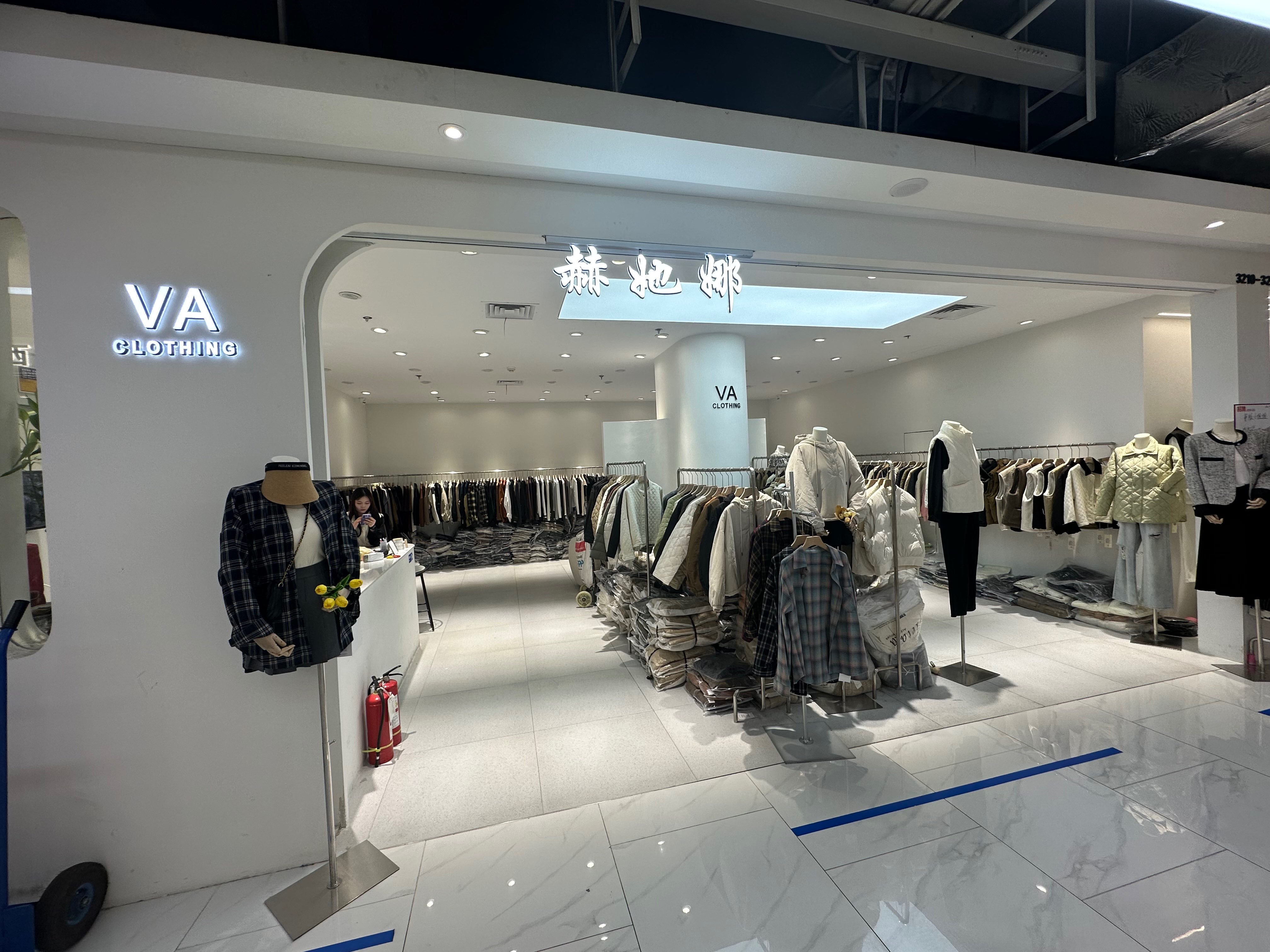 VA VLOTHING 产品图