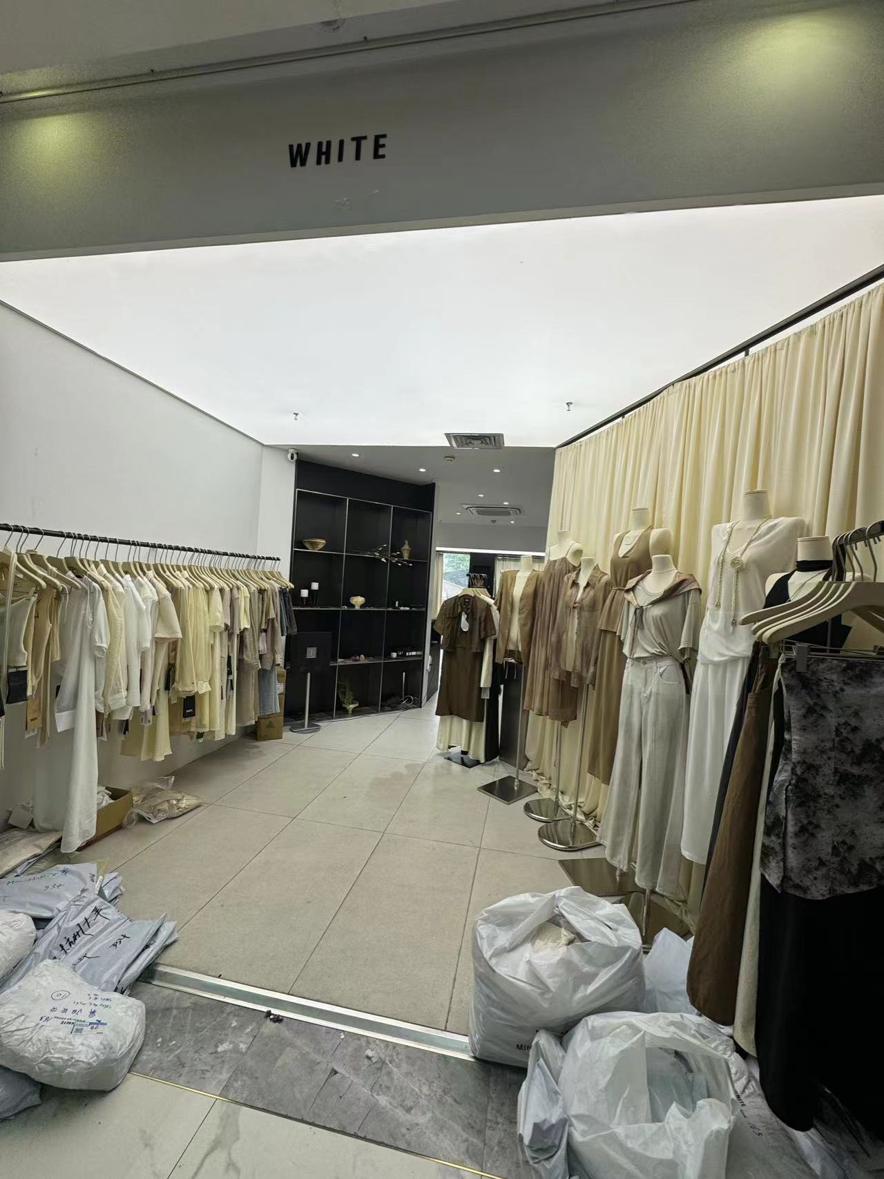 WHITE 产品图