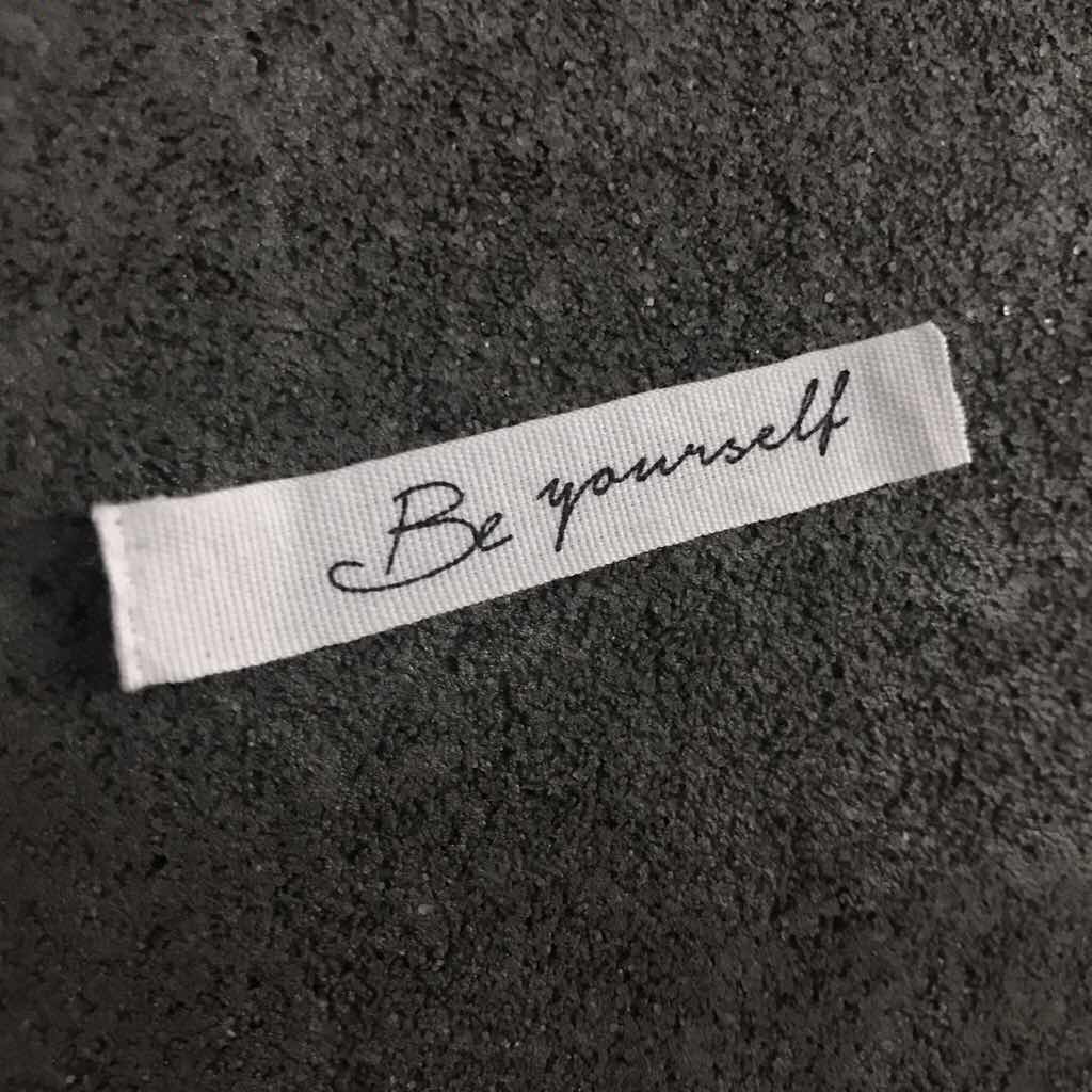 BE YOURSELF--新中国C472 产品图