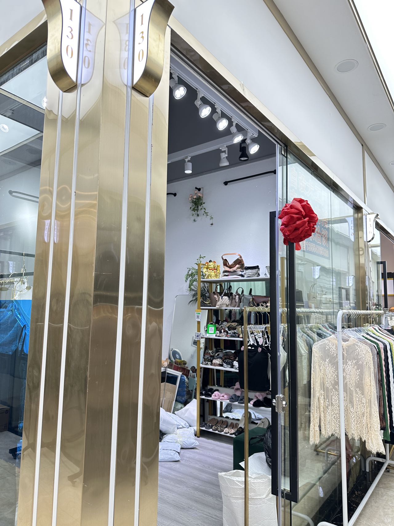 晨晨服饰-天安工业区7栋130 产品图